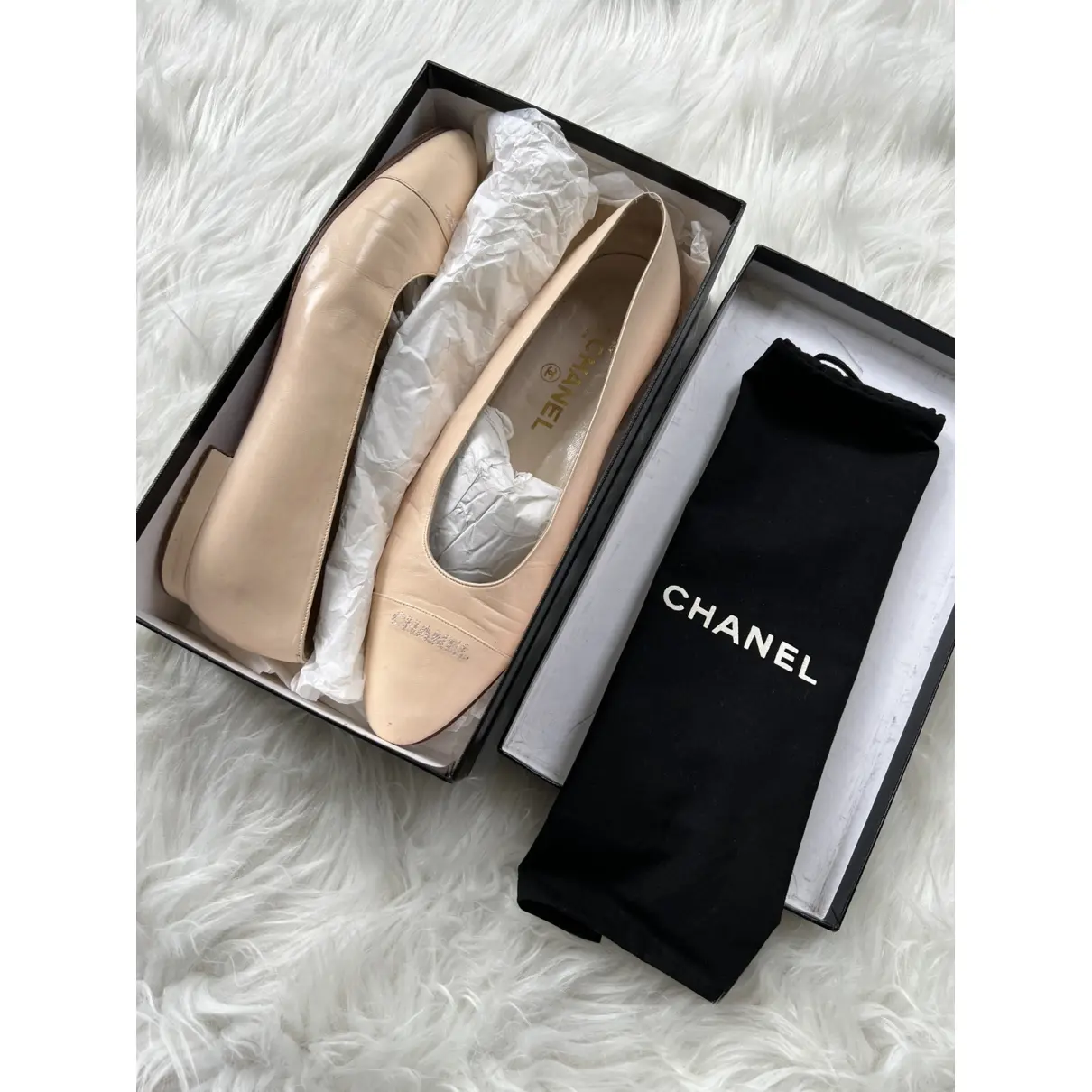 Buy Chanel Leather ballet flats online - Vintage