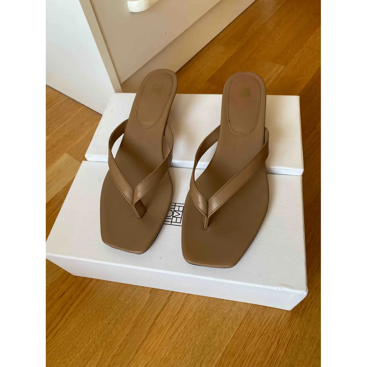 Flip-Flop Heel leather sandal Totême