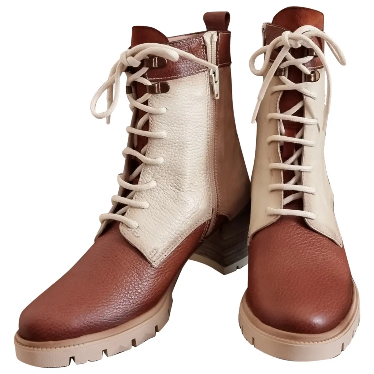 Leather lace up boots Hispanitas