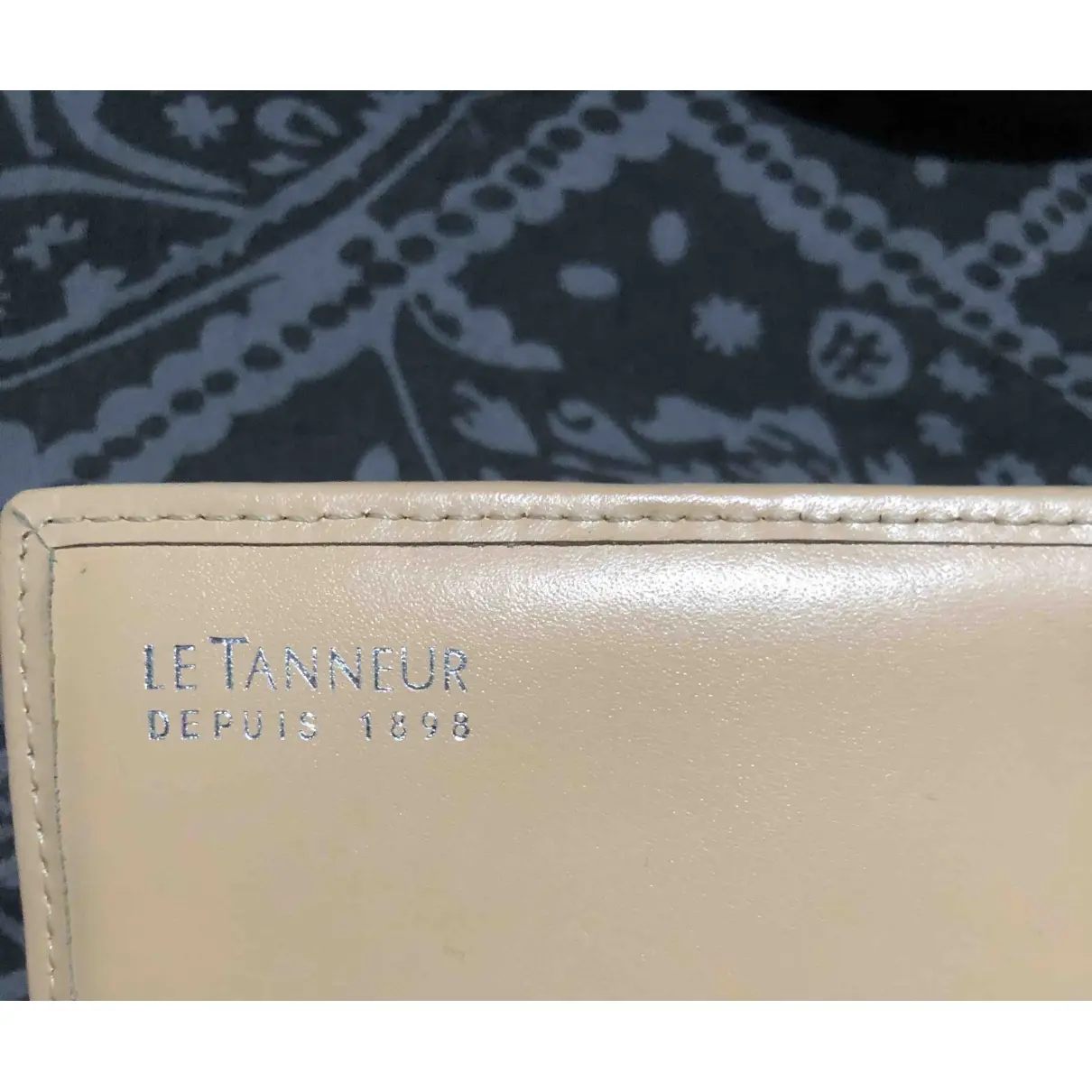 Buy Le Tanneur Leather wallet online - Vintage