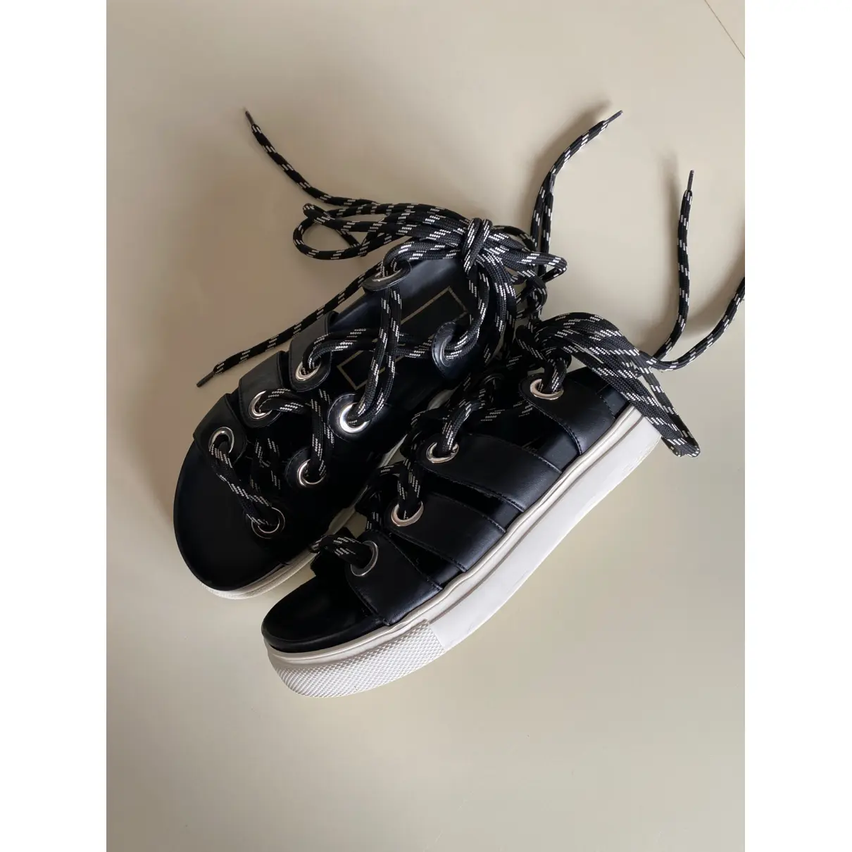 Buy N°21 Leather sandals online