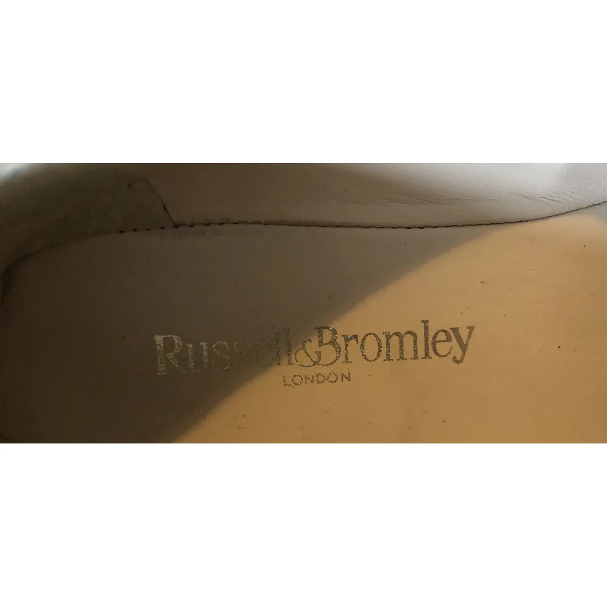 Leather flats Russell & Bromley