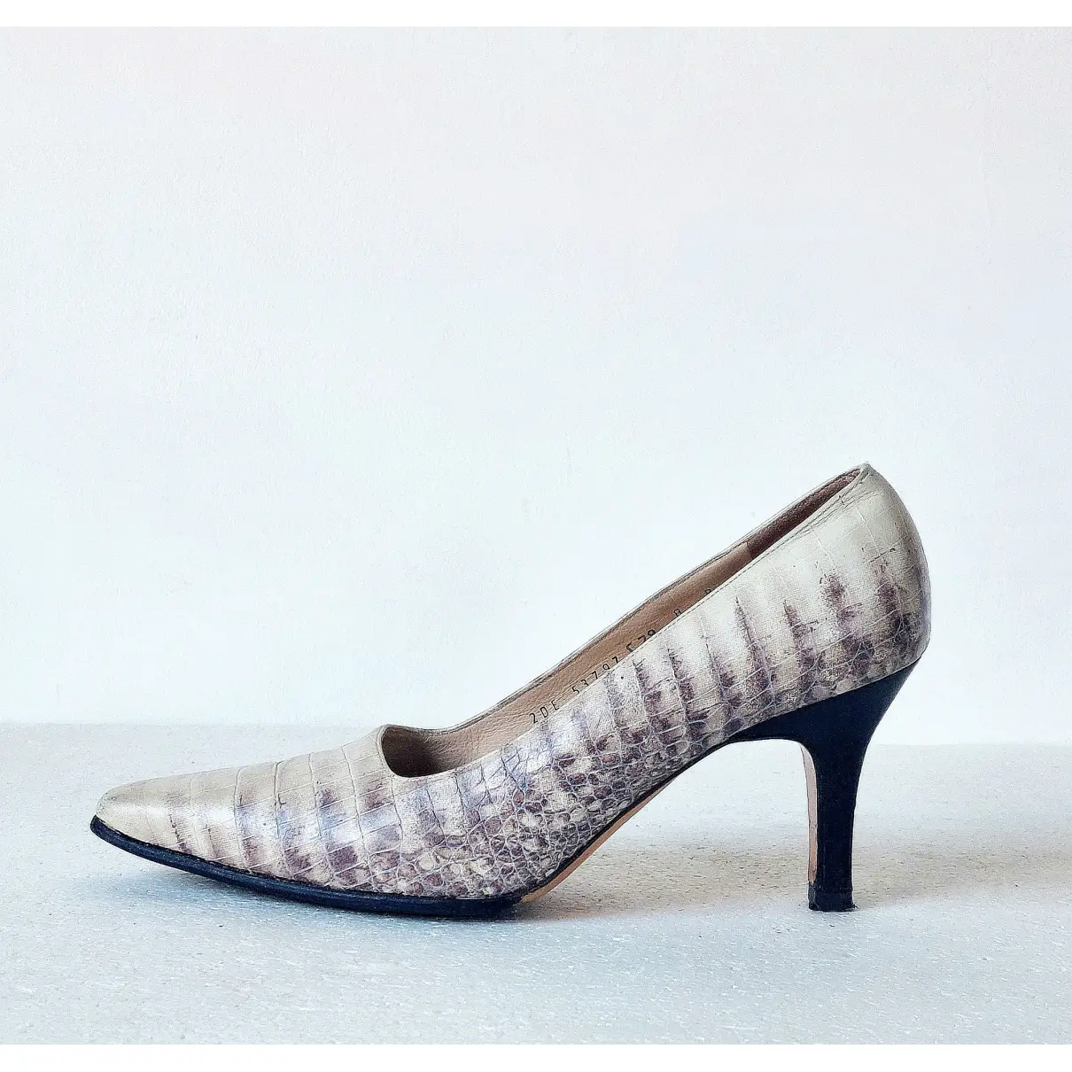 Buy Salvatore Ferragamo Leather heels online - Vintage