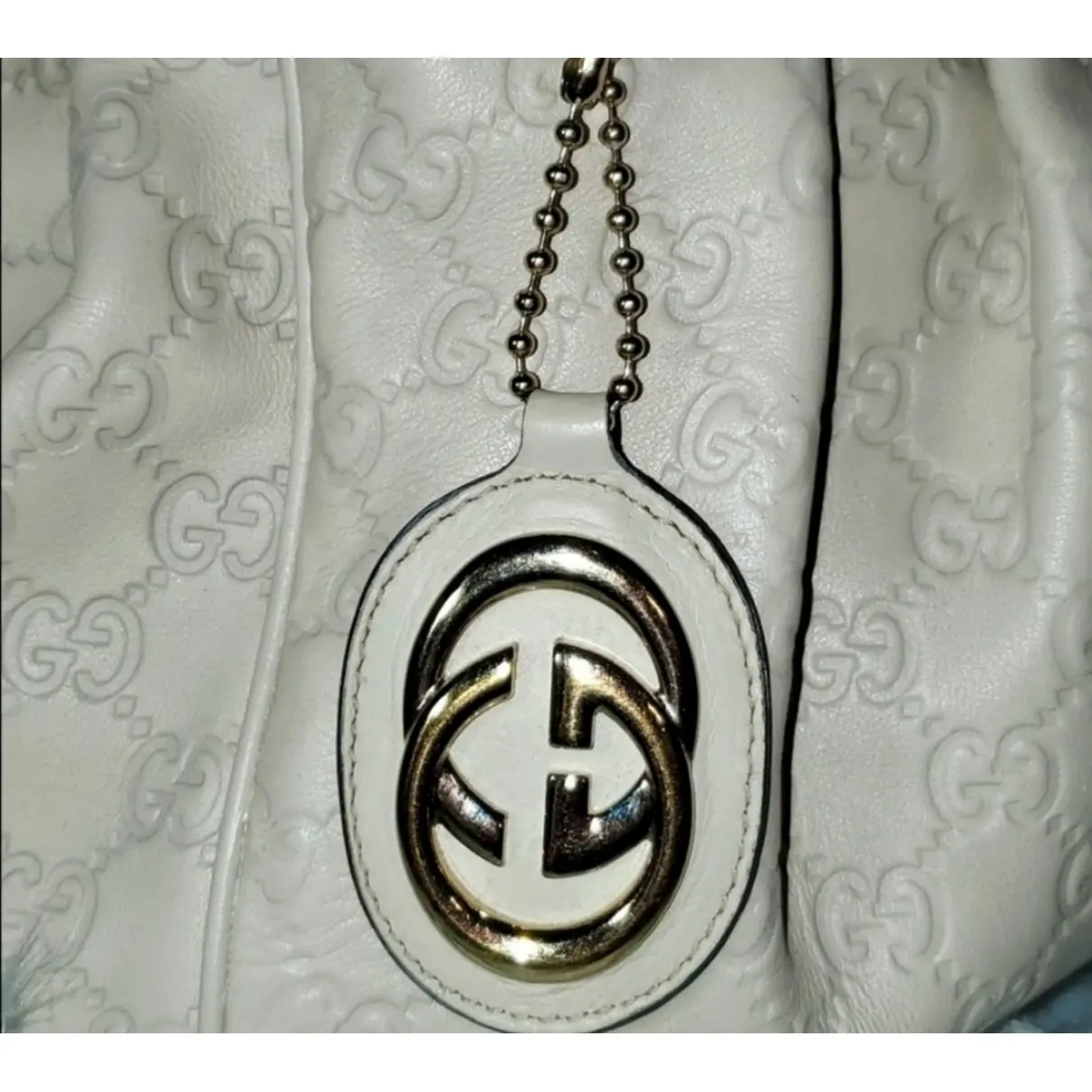 Buy Gucci Sukey leather handbag online