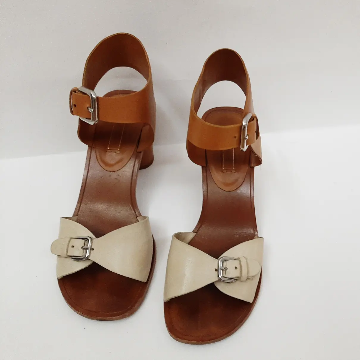 Buy Uterque Leather sandal online