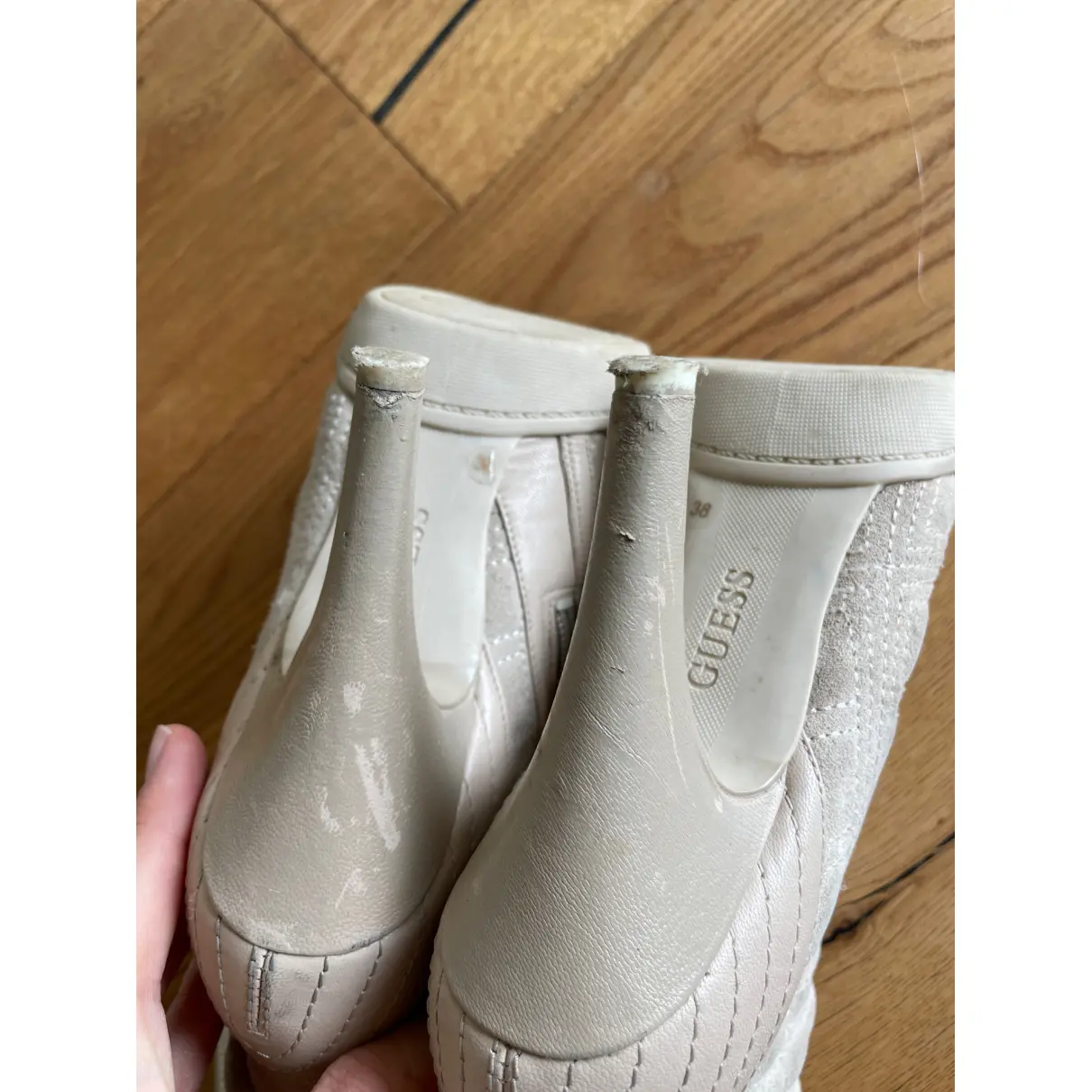 Ankle boots GUESS