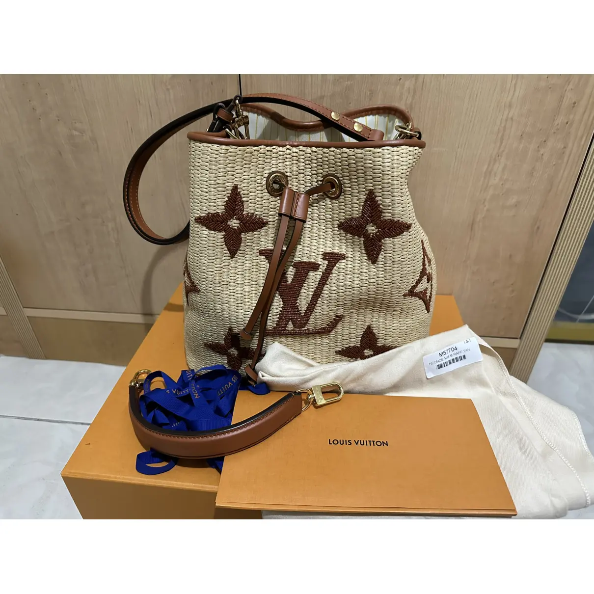 Buy Louis Vuitton NéoNoé handbag online