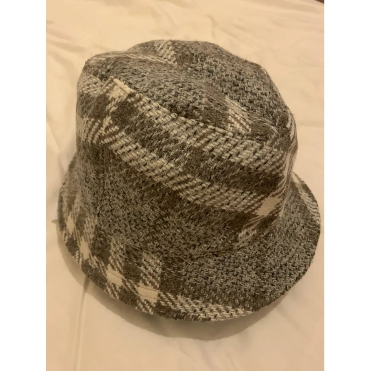 Wool hat Burberry