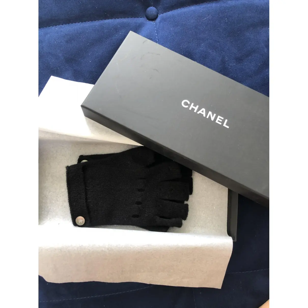 Chanel Cashmere mittens for sale