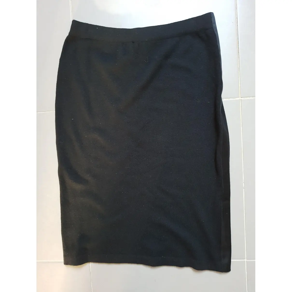 Buy Chanel Cashmere mid-length skirt online - Vintage