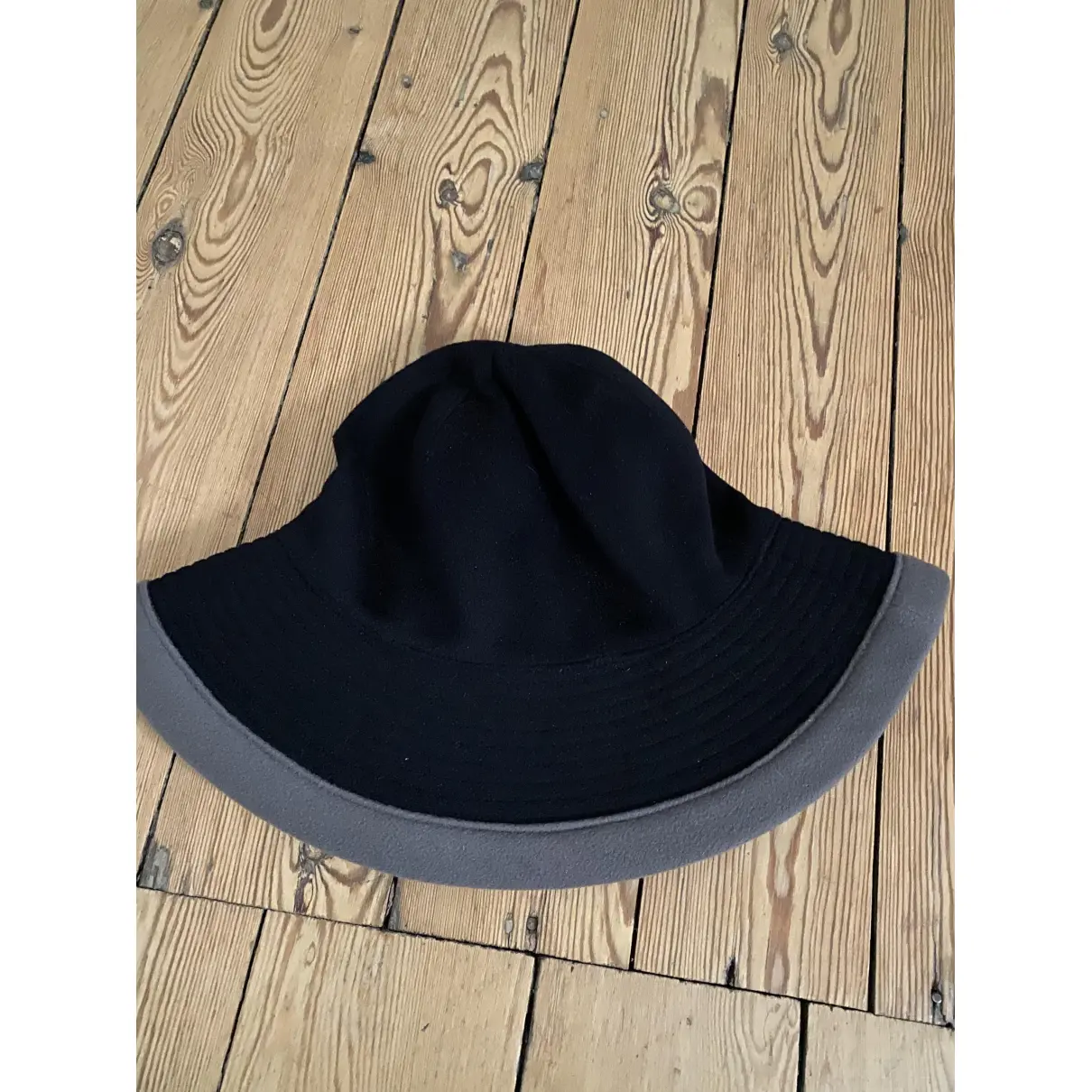Buy Hermès Cashmere hat online