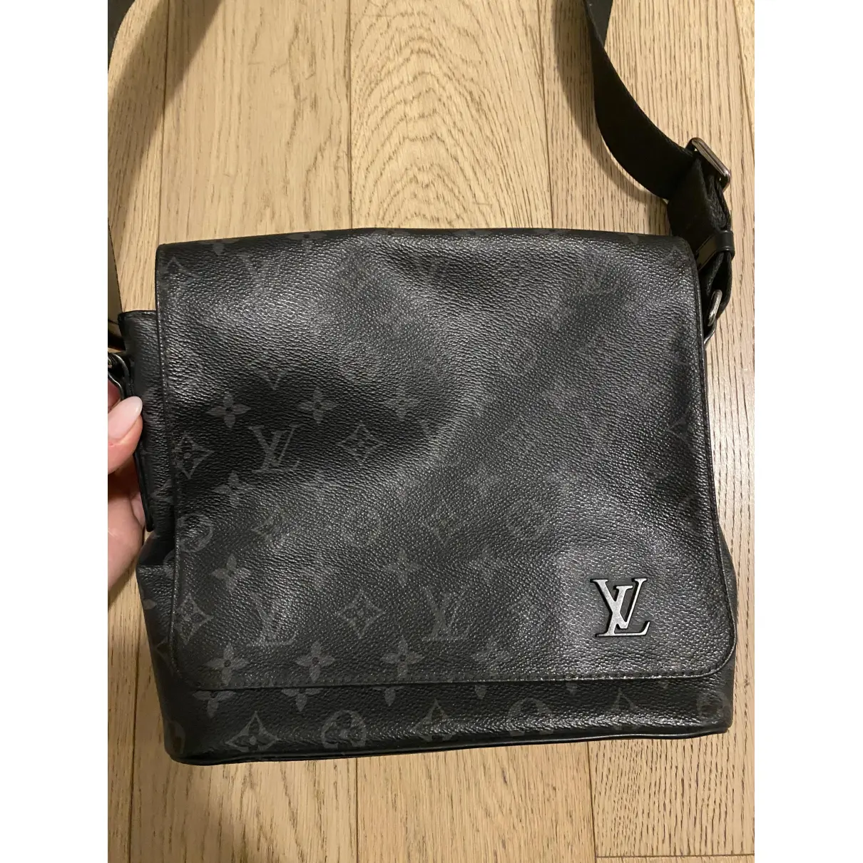 Buy Louis Vuitton District cloth satchel online