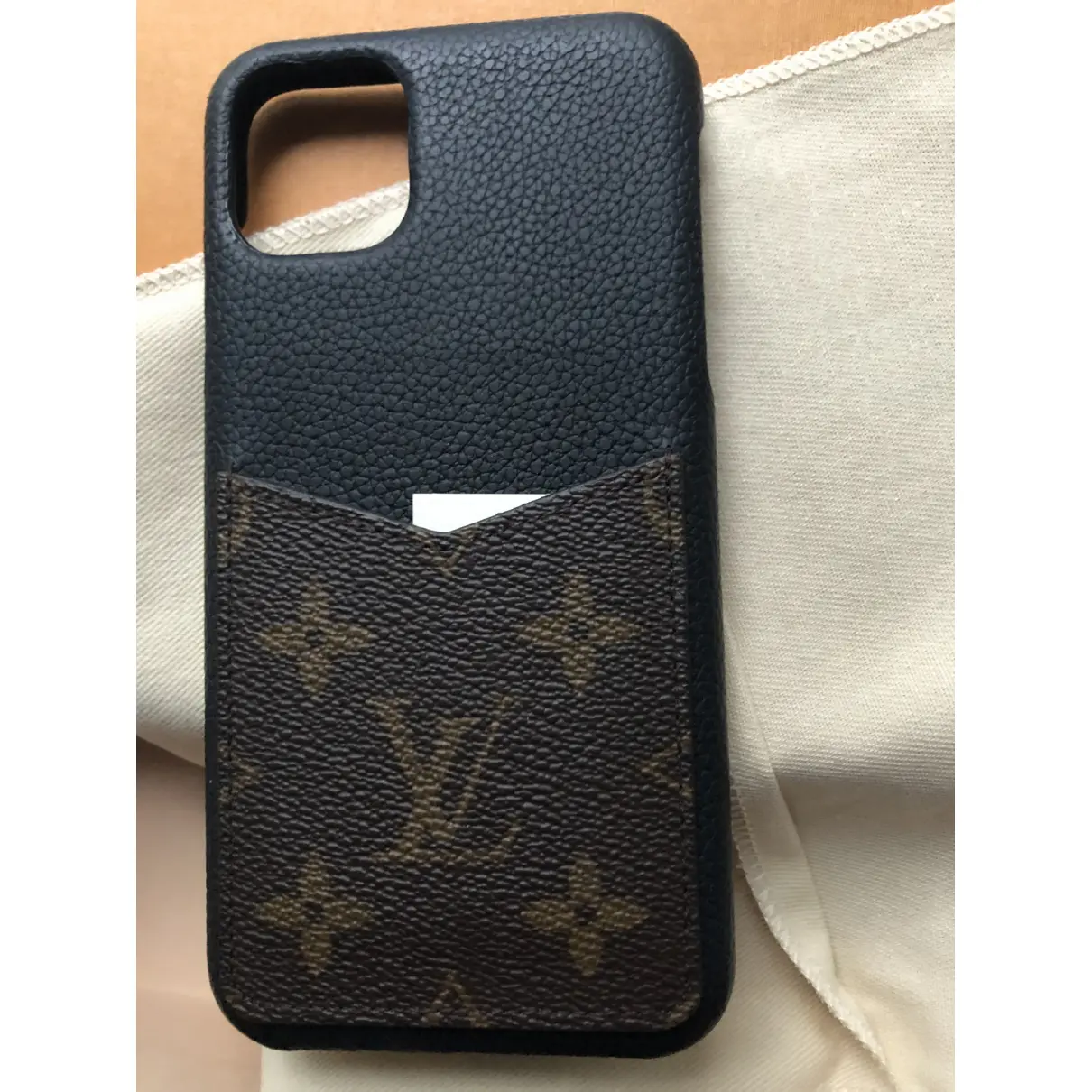 Cloth iphone case Louis Vuitton