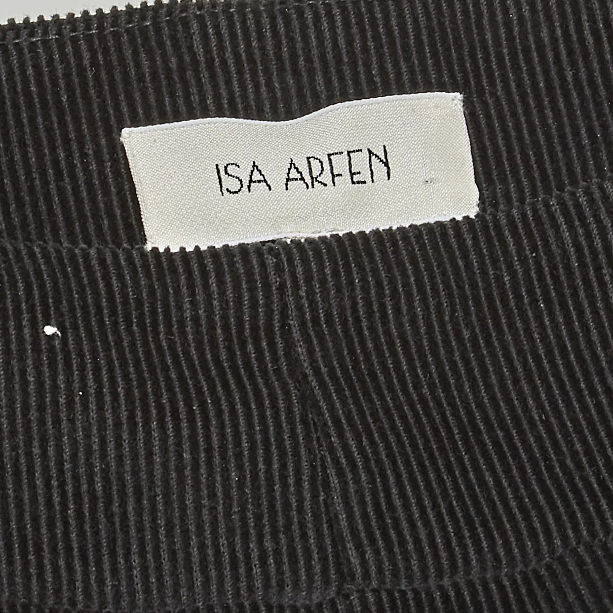 Buy Isa Arfen Short pants online