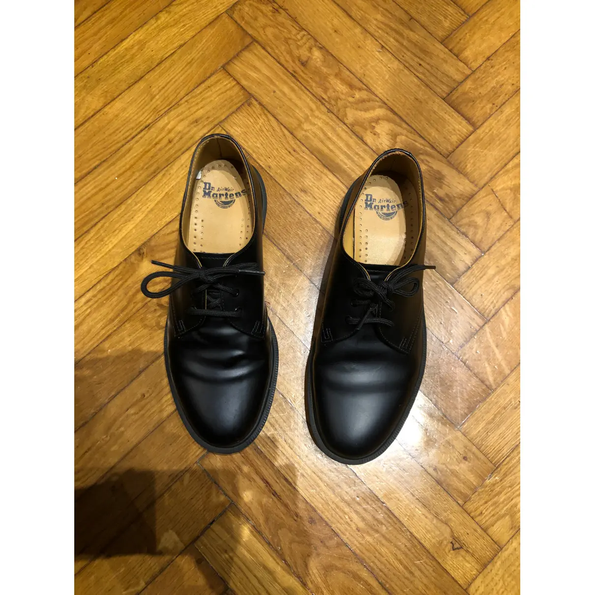 1461 (3 eye) leather lace ups Dr. Martens