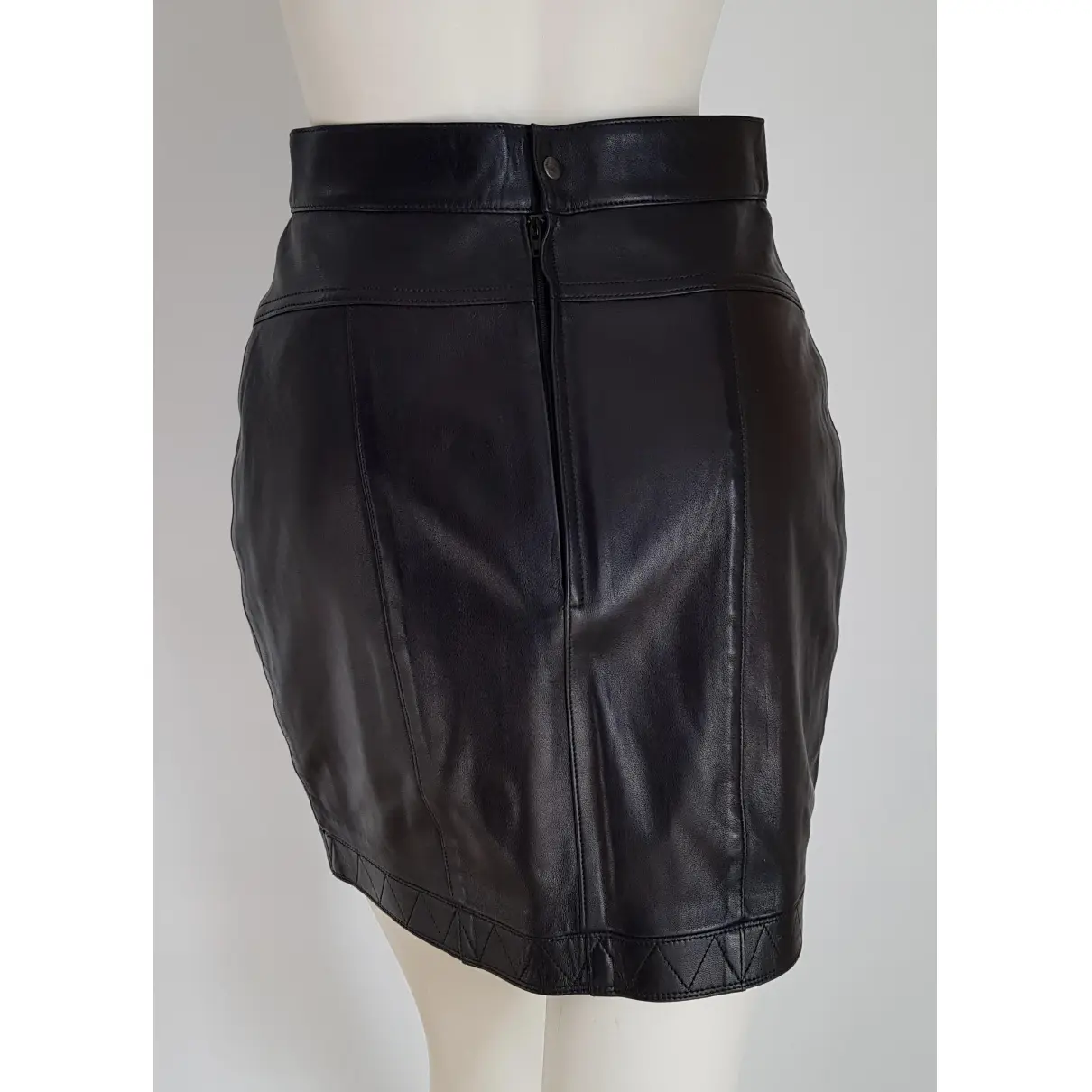 Buy Alaïa Leather mini skirt online