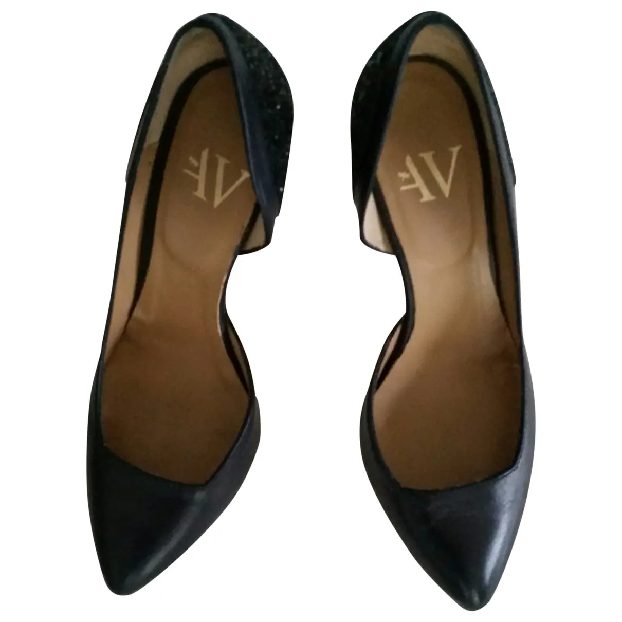 Leather heels Armand Ventilo