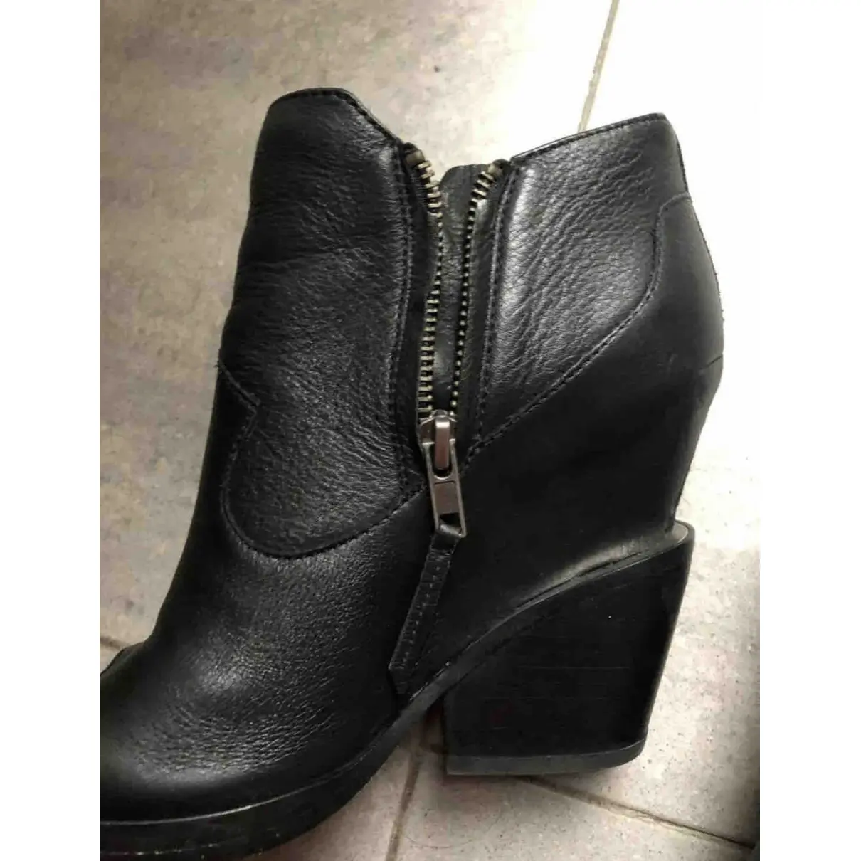 Leather ankle boots Ash