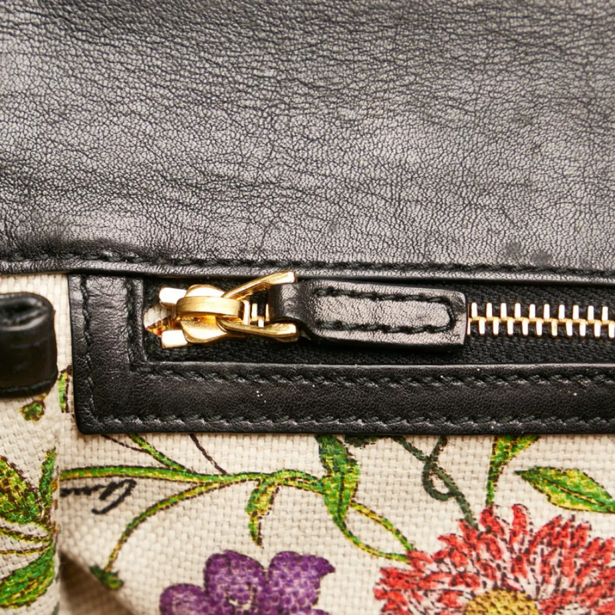 Bamboo leather handbag Gucci