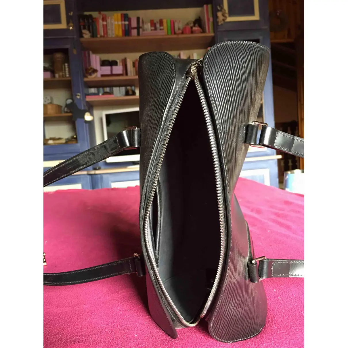 Buy Louis Vuitton Bedford leather handbag online - Vintage