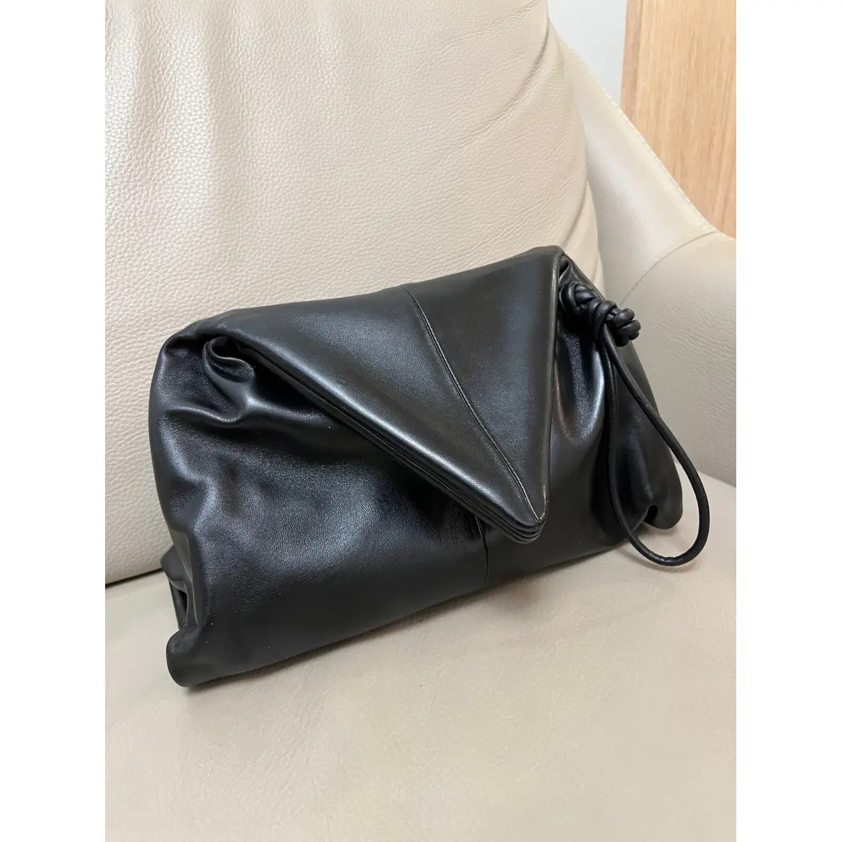 Buy Bottega Veneta BV Trine leather clutch bag online