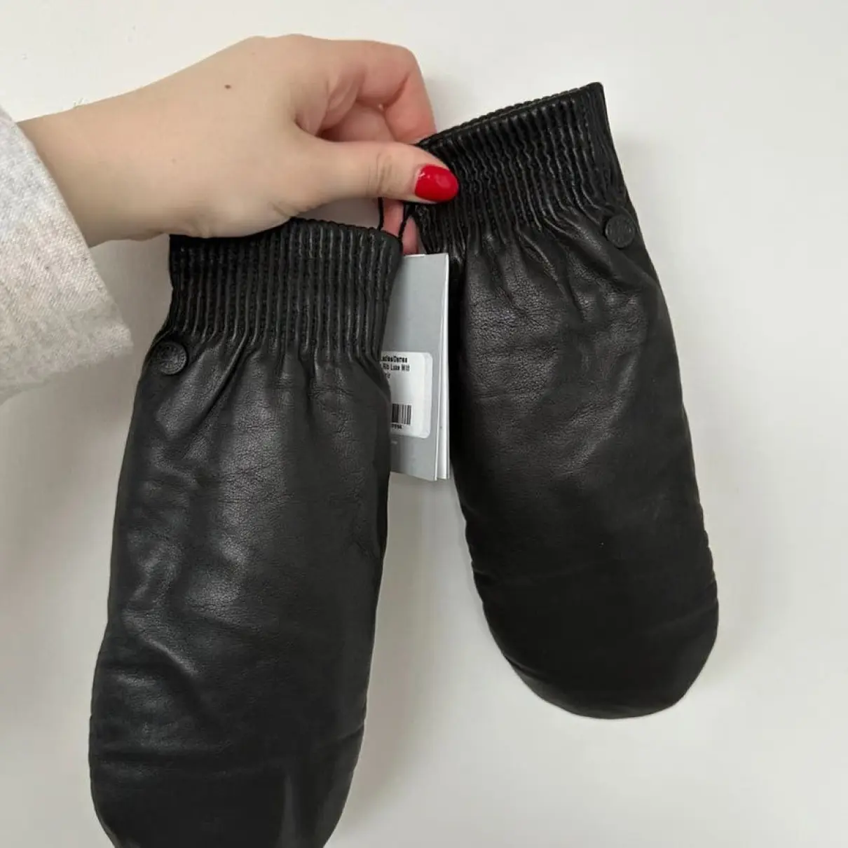 Leather mittens Canada Goose