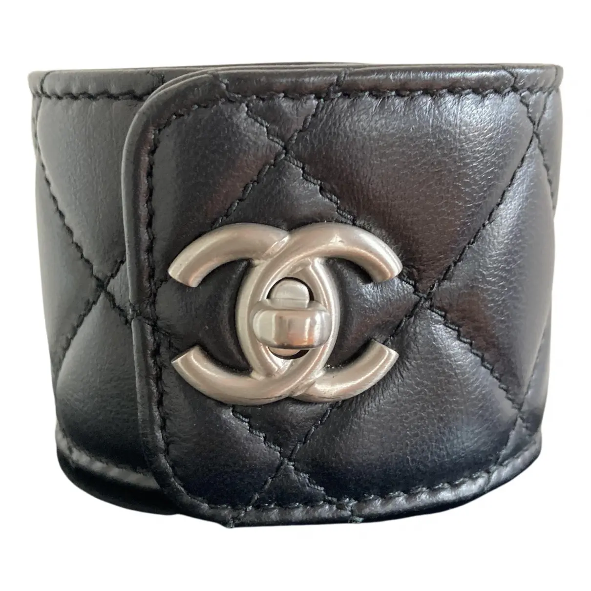 CC leather bracelet Chanel