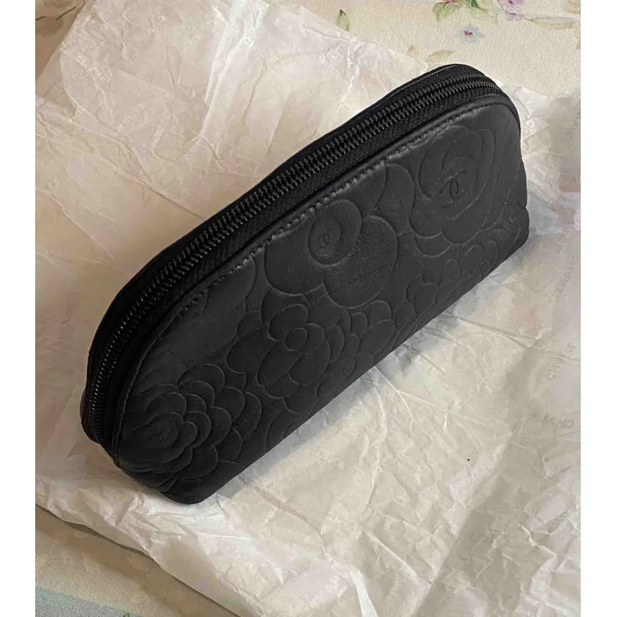 Buy Chanel Leather clutch bag online