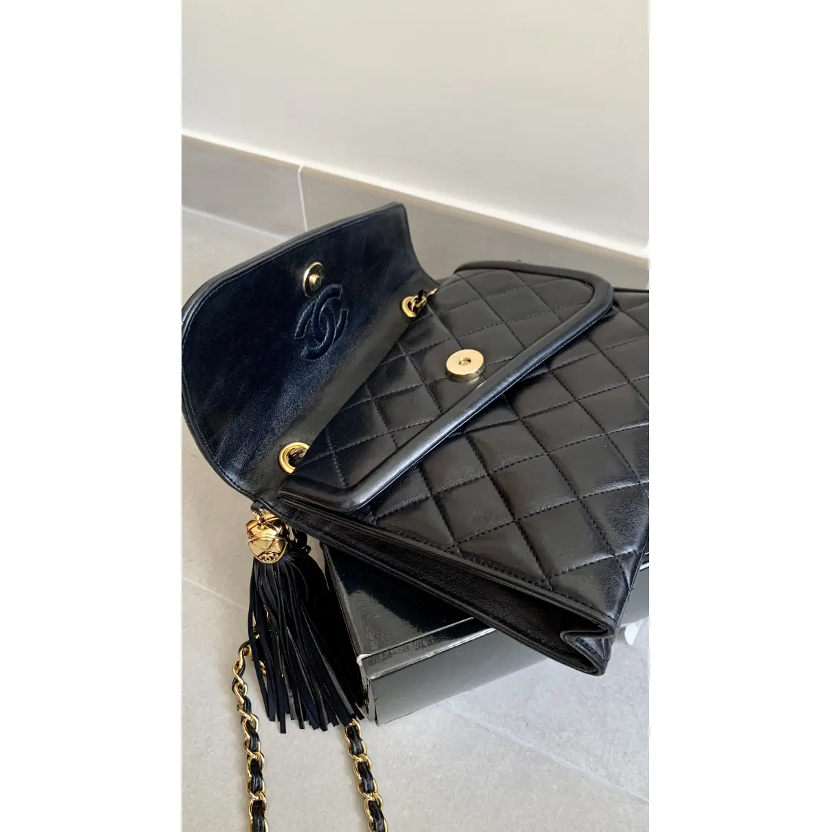 Buy Chanel Leather bag online - Vintage