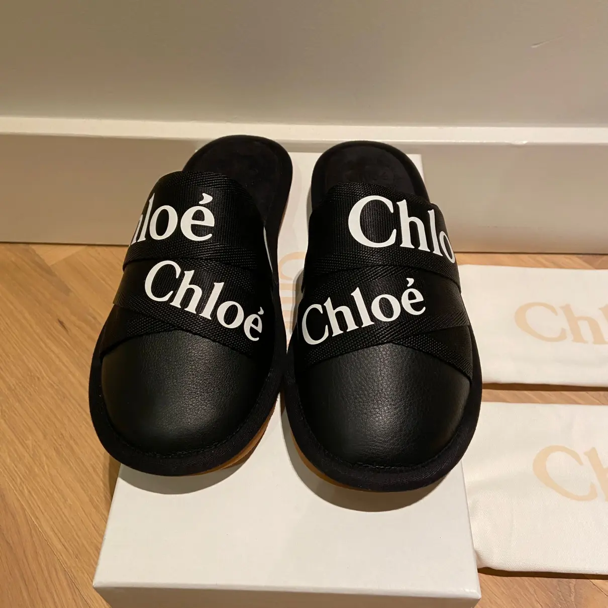 Buy Chloé Leather mules online