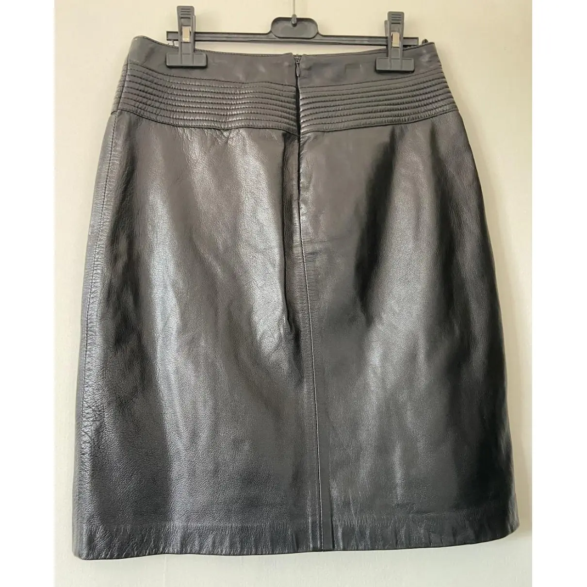 Buy Claude Montana Leather mid-length skirt online