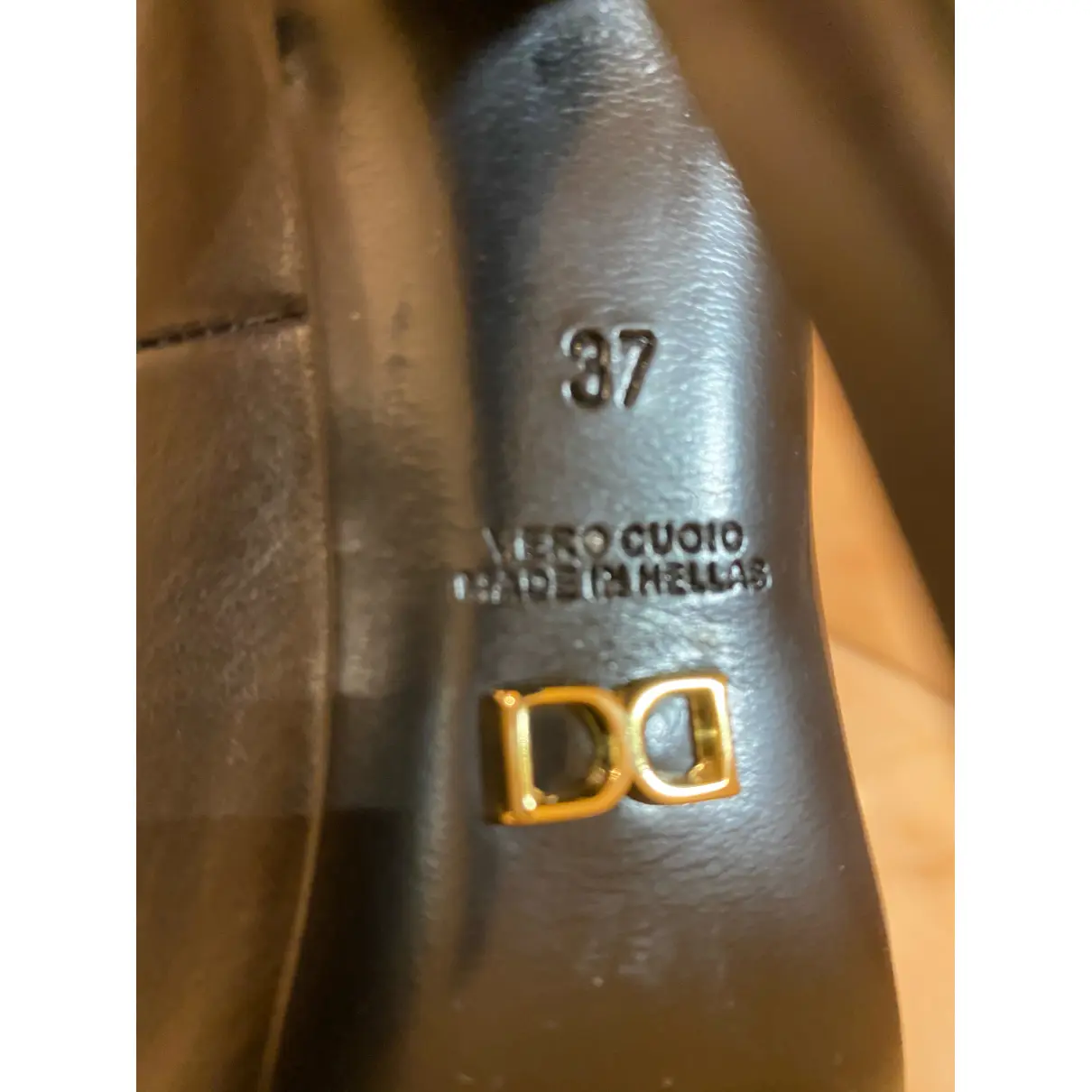 Leather heels Dukas