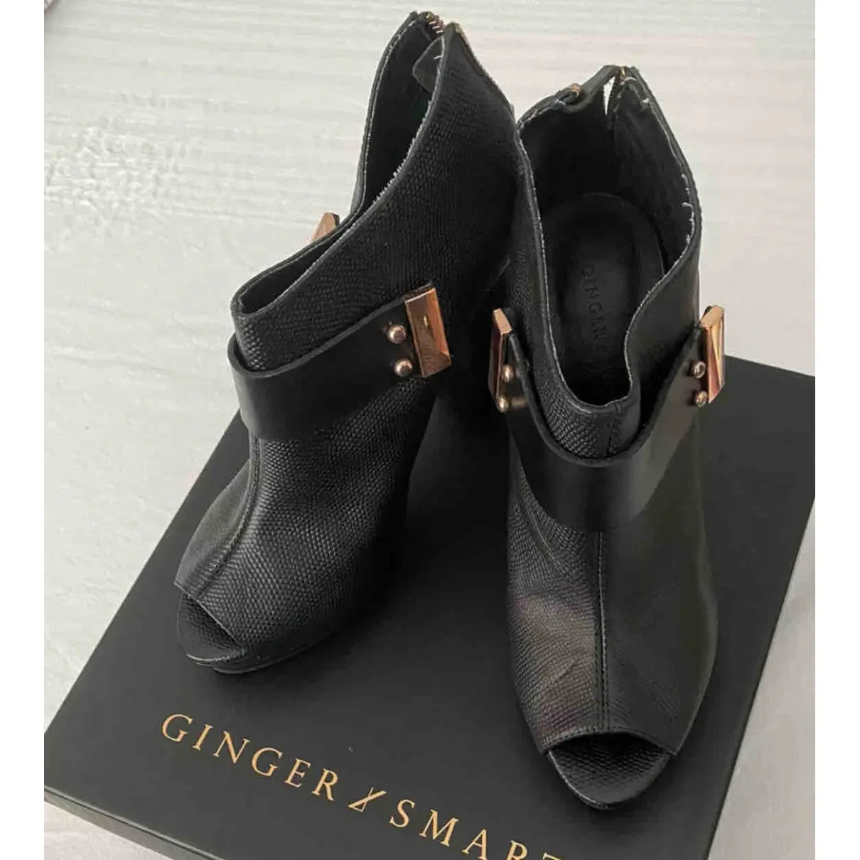 Leather ankle boots Ginger & Smart