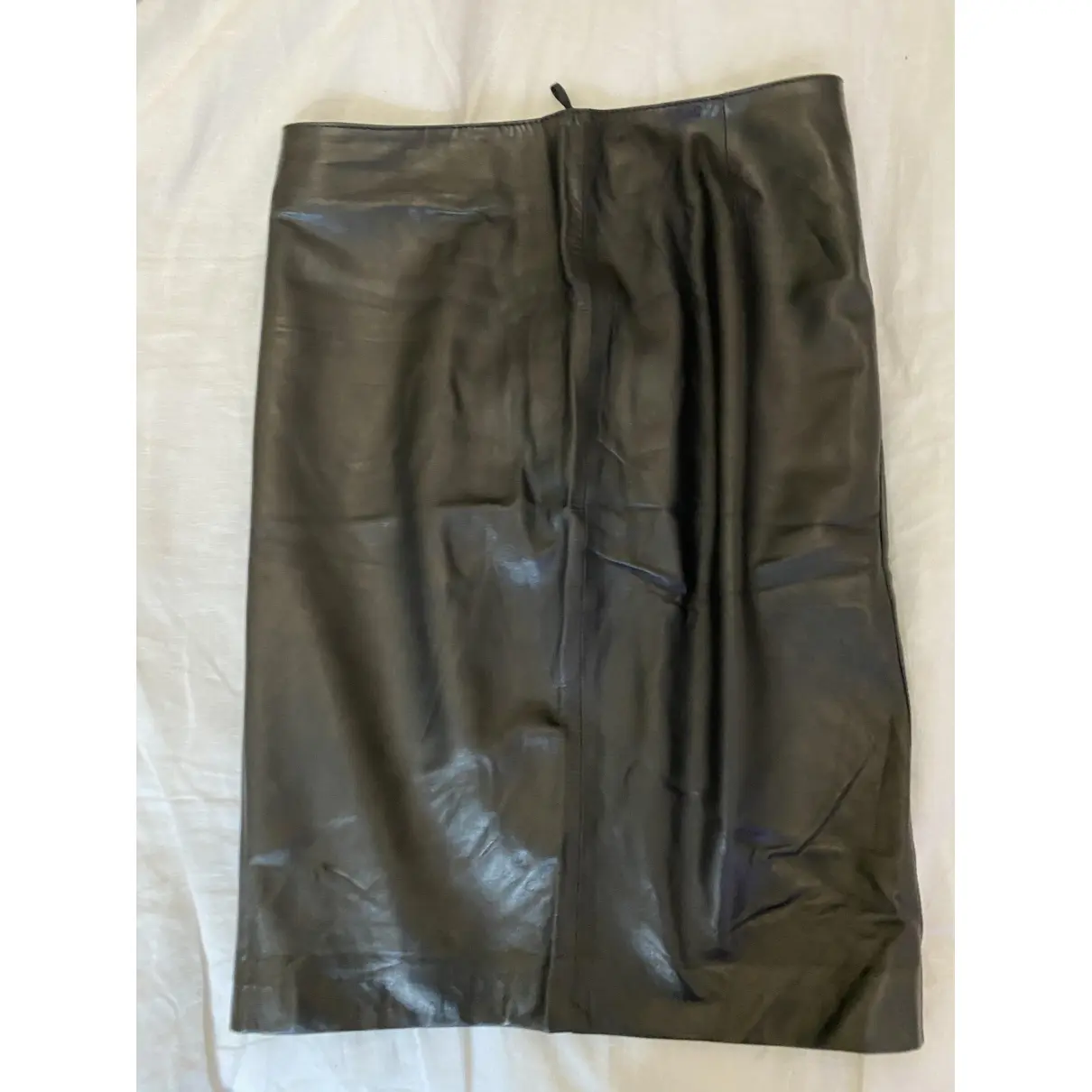 Buy Gucci Leather mid-length skirt online