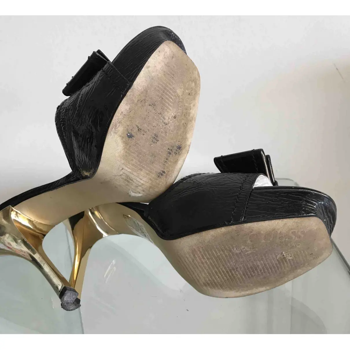 Leather sandal GUESS
