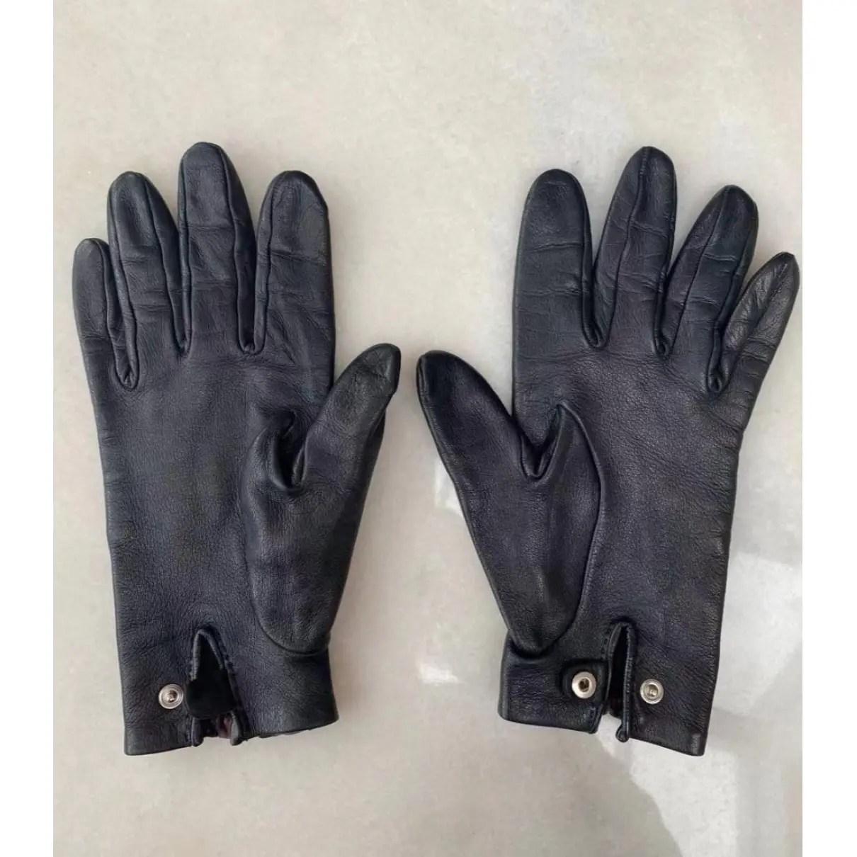 Buy Hermès Leather gloves online