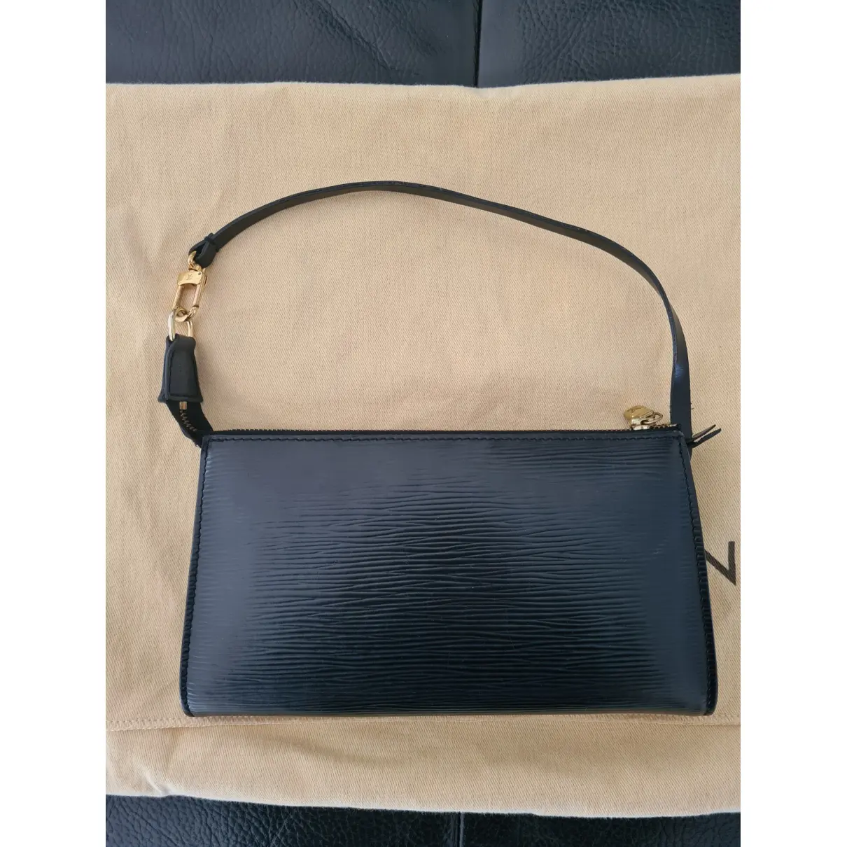 Buy Louis Vuitton Honfleur leather clutch bag online