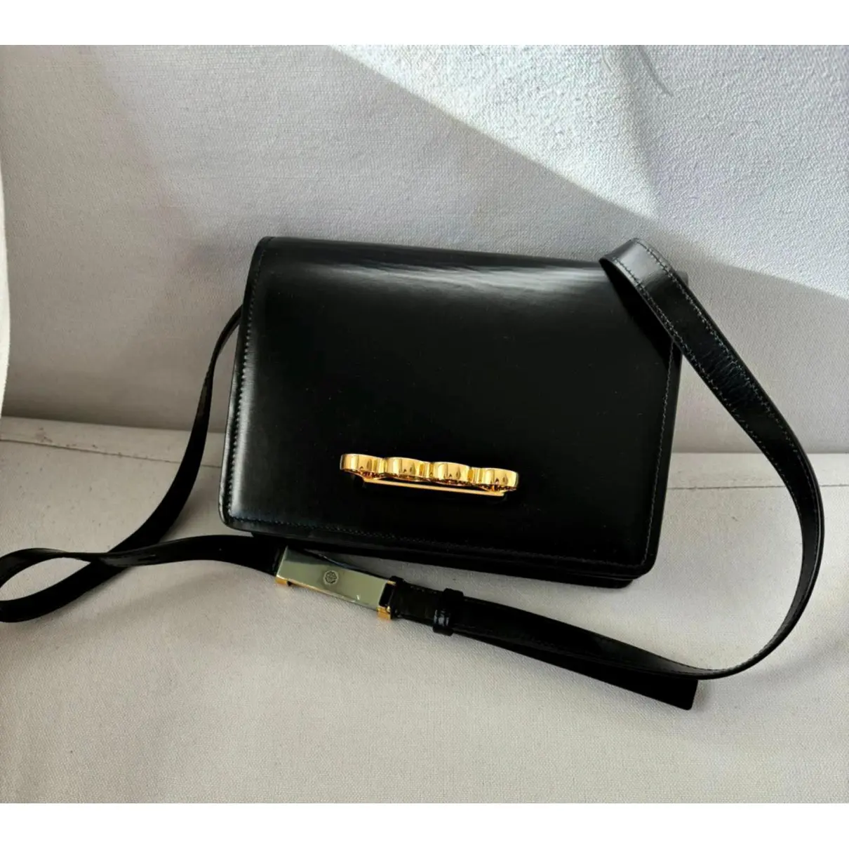 Buy Alexander McQueen Knuckle leather handbag online