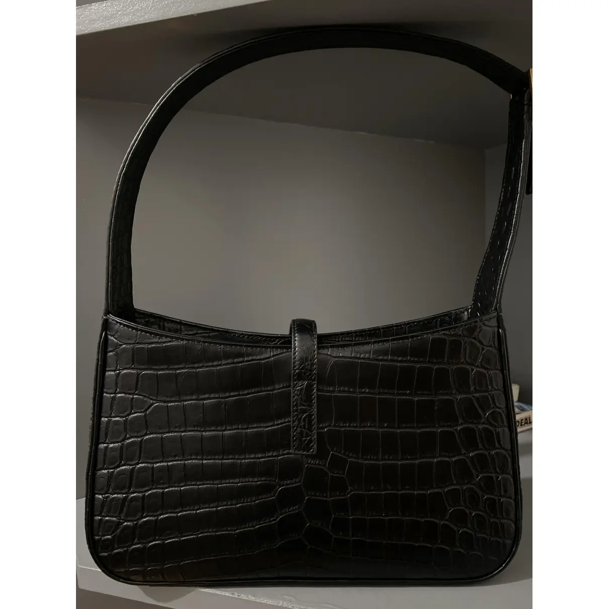 Buy Saint Laurent Le 5 à 7 leather handbag online
