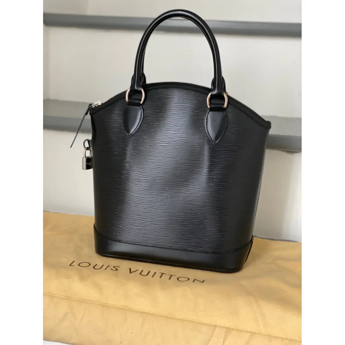 Buy Louis Vuitton Lockit Vertical leather handbag online