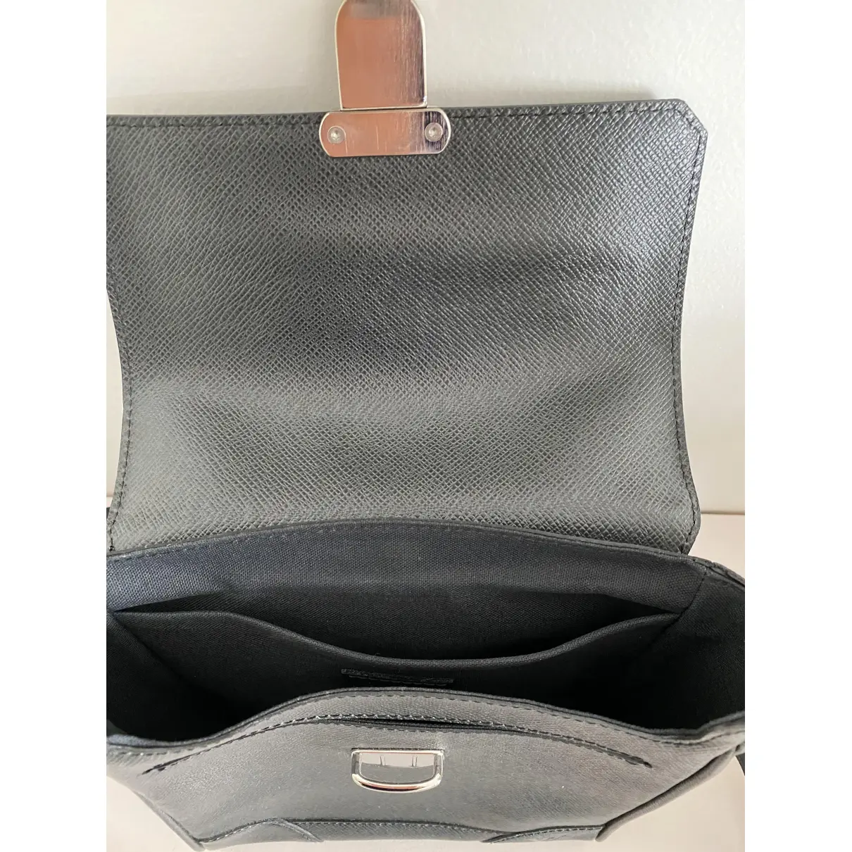 Leather bag Louis Vuitton