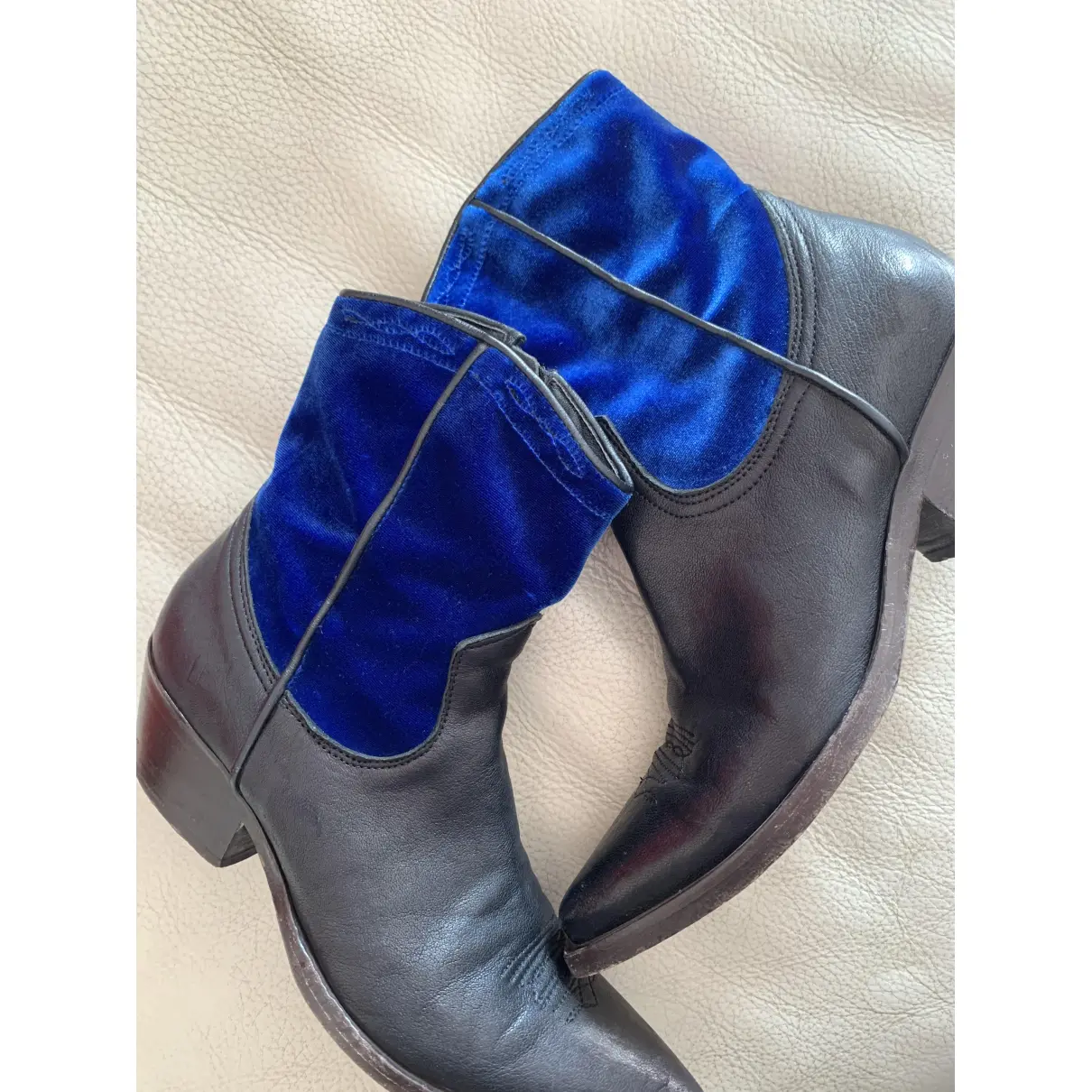 Leather ankle boots Luca Valentini