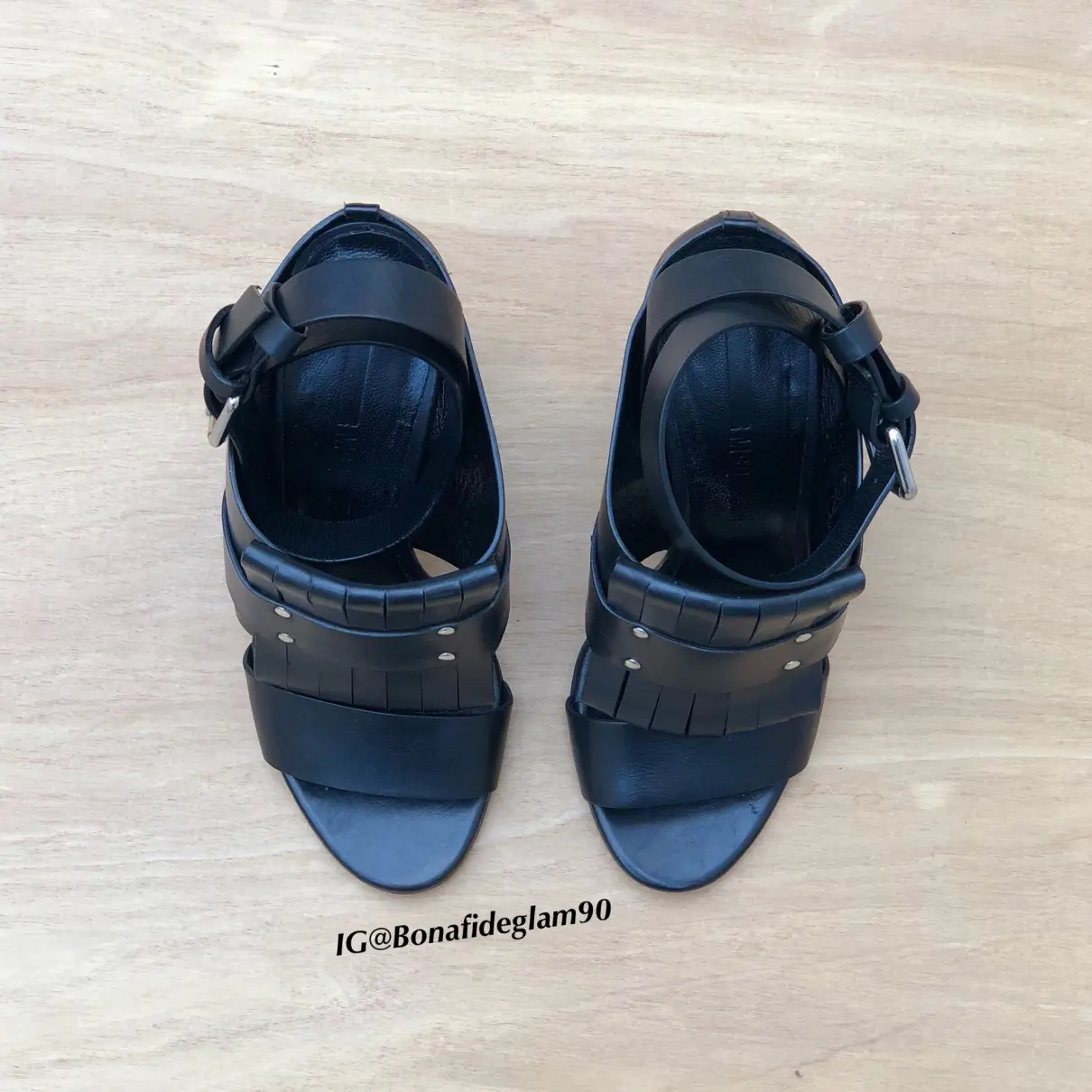 Leather sandal Mcq