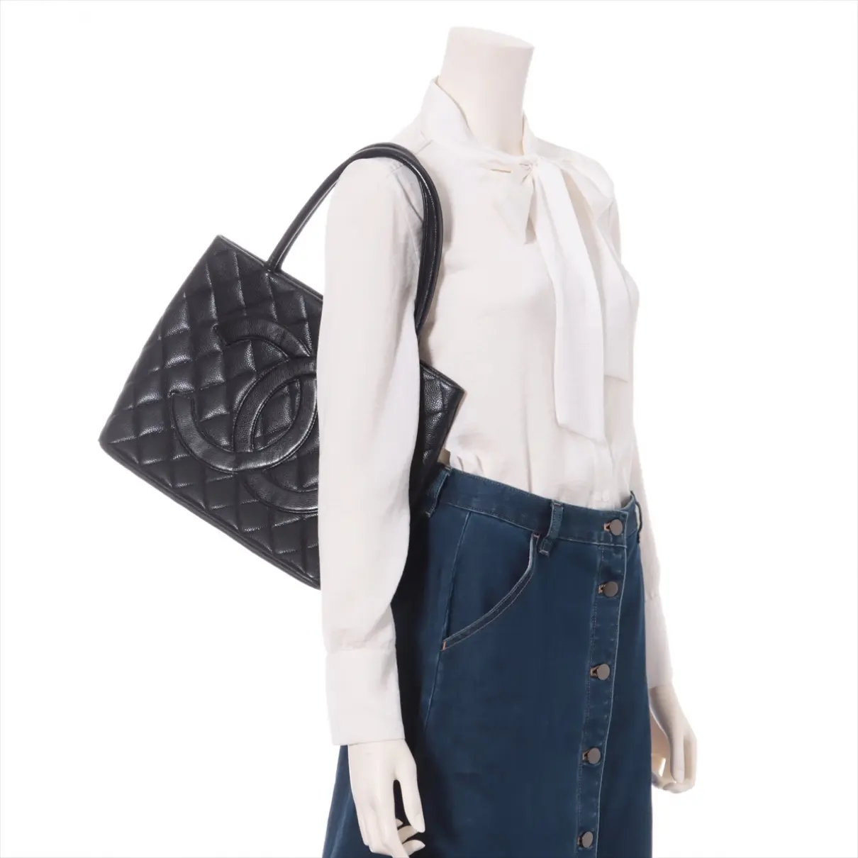 Médaillon leather handbag Chanel - Vintage