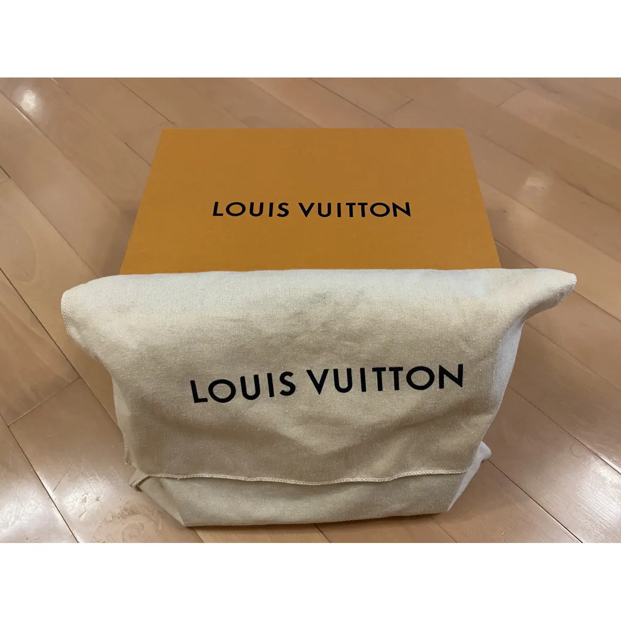 Buy Louis Vuitton Metis leather crossbody bag online