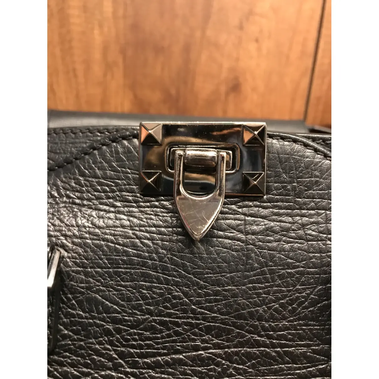 Micro Rockstud leather handbag Valentino Garavani