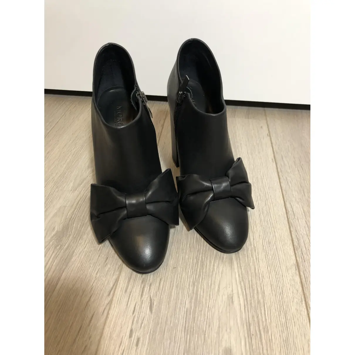 Leather ankle boots Morobé