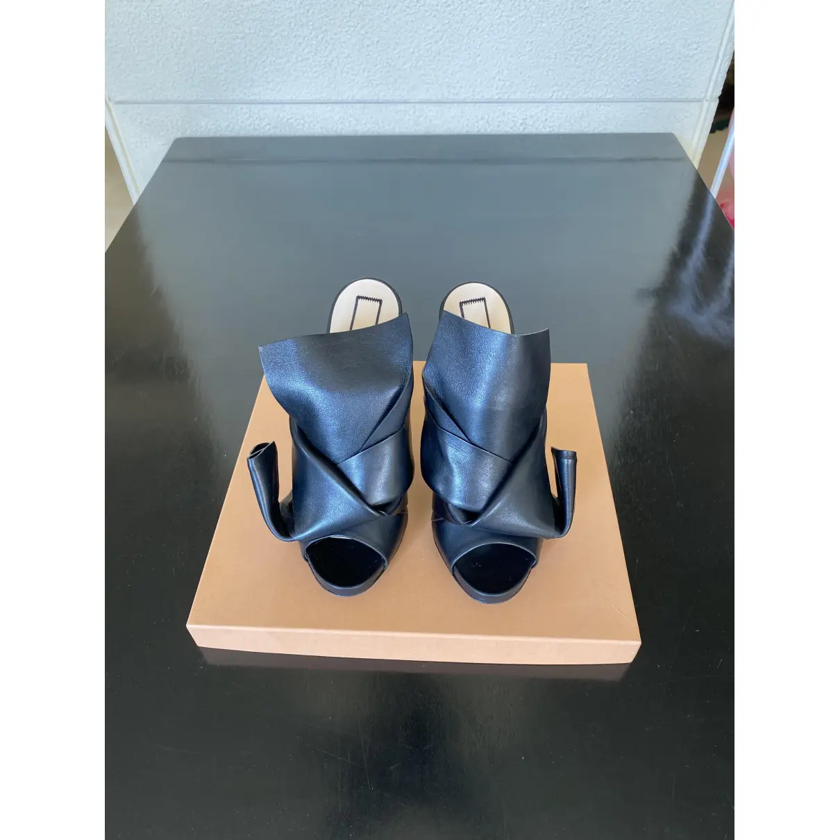 Buy N°21 Leather heels online