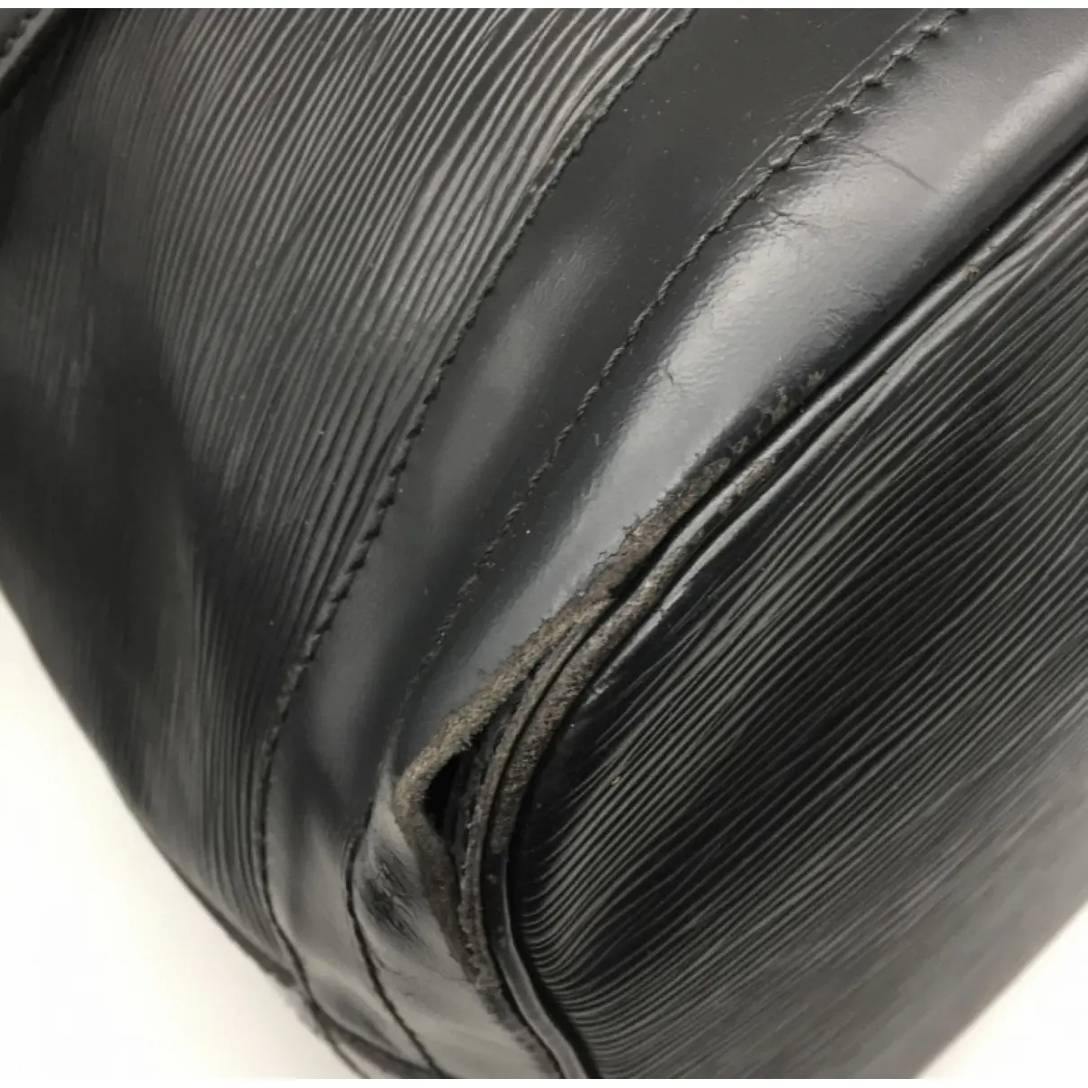 NéoNoé leather bag Louis Vuitton