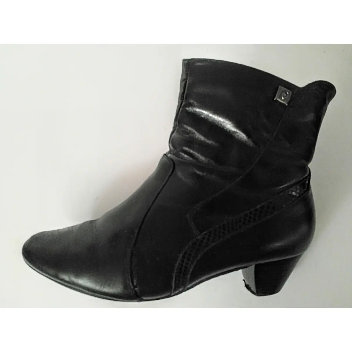 Leather ankle boots Pierre Cardin